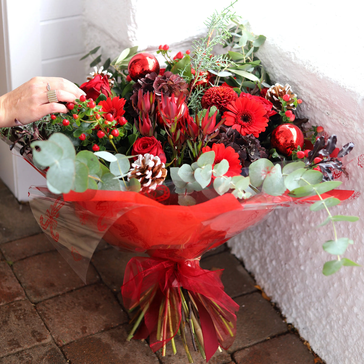 Classic Christmas Flower Bouquet